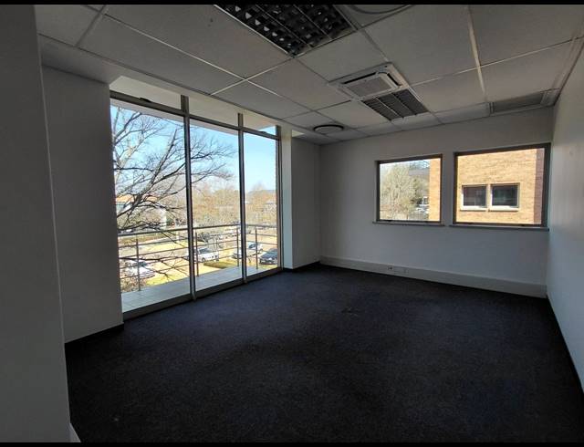 669M² OFFICE TO LET IN BRYANSTON